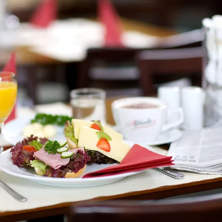 Ahorn Waldhotel 3*